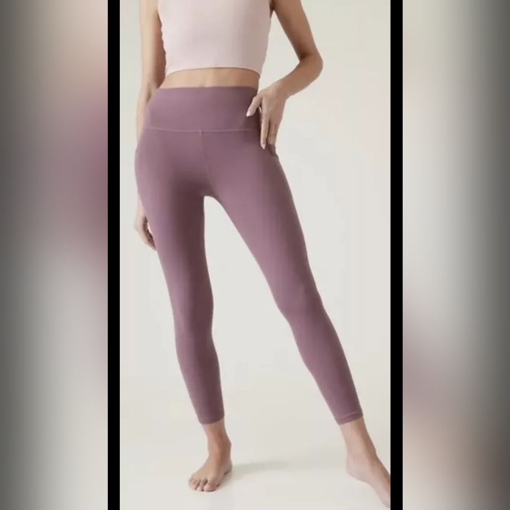 NWOT Athleta Salutation Stash 7/8 tight in XS/P Damask Mauve Color